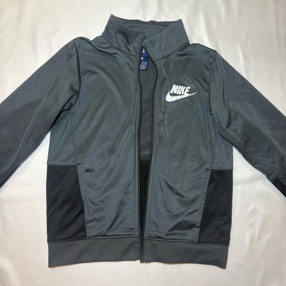 Nike Kids Boys Size 7 Full-Zip Track Jacket – Charcoal Gray with White Logo